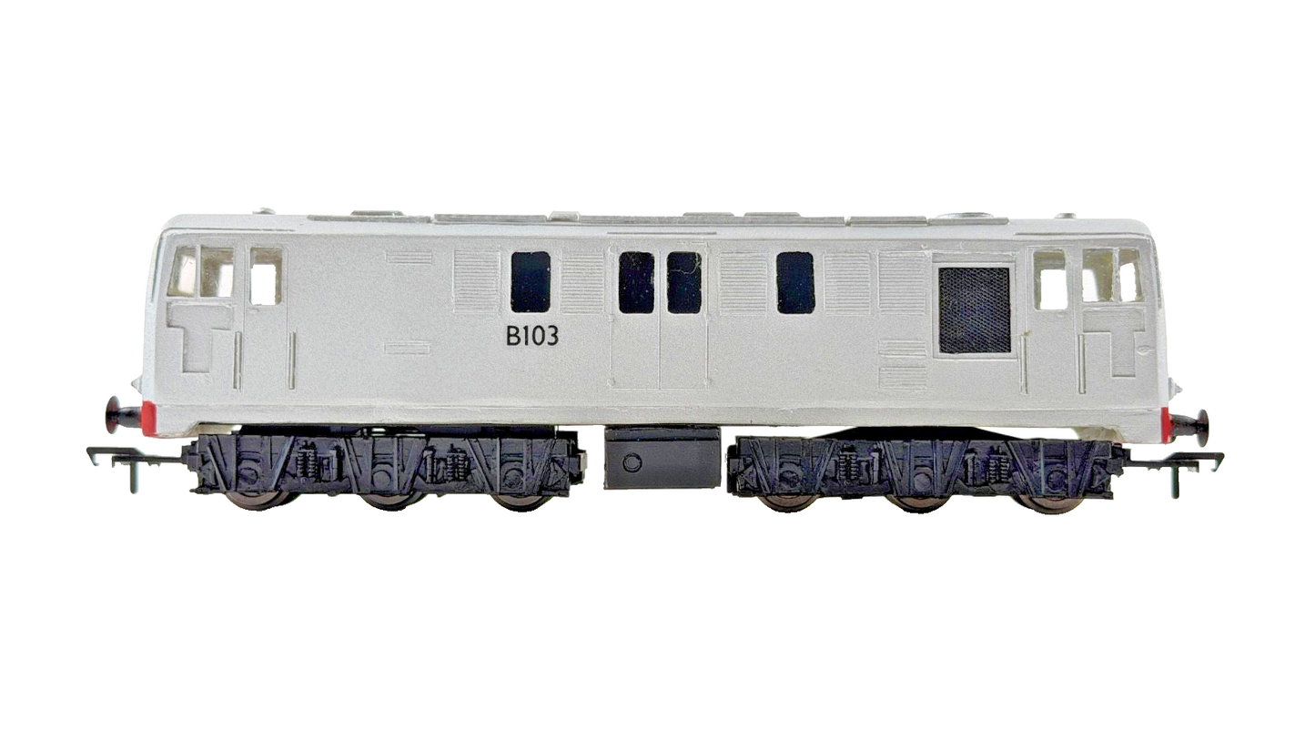 SILVER FOX MODELS OO GAUGE - IRISH CIE SILVER 101 CLASS B SULZER B103 - BOXED