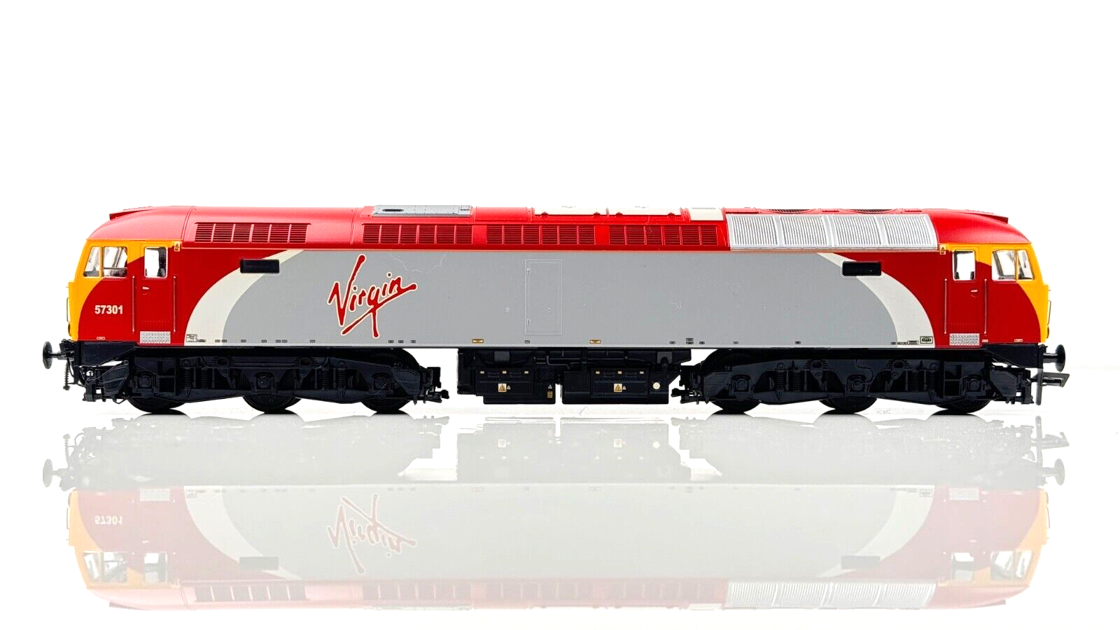 HELJAN 00 GAUGE - 5700 - CLASS 57 DIESEL 57301 VIRGIN TRAINS - BOXED