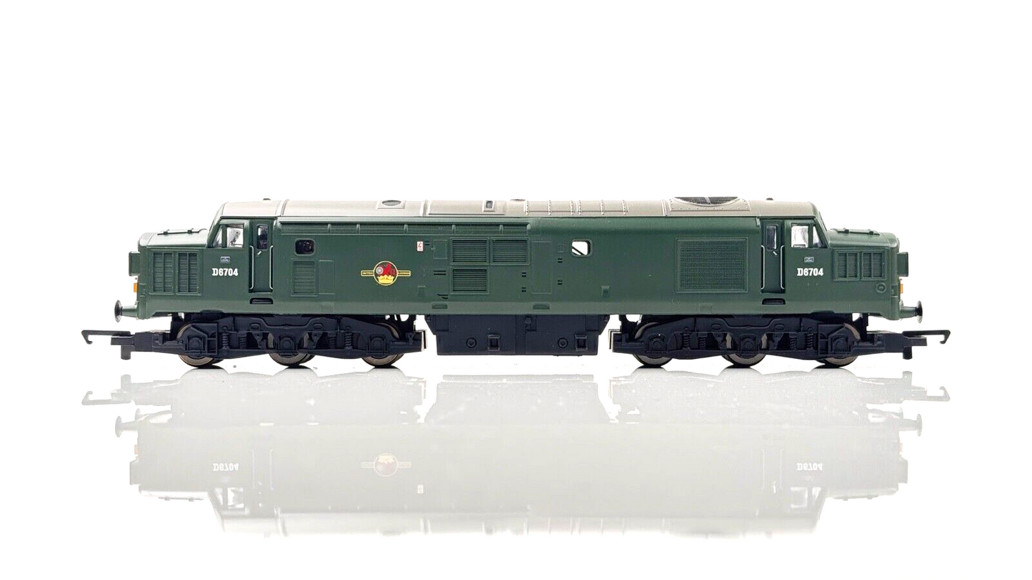 HORNBY 00 GAUGE - CLASS 37 DIESEL D6704 BR GREEN - UNBOXED