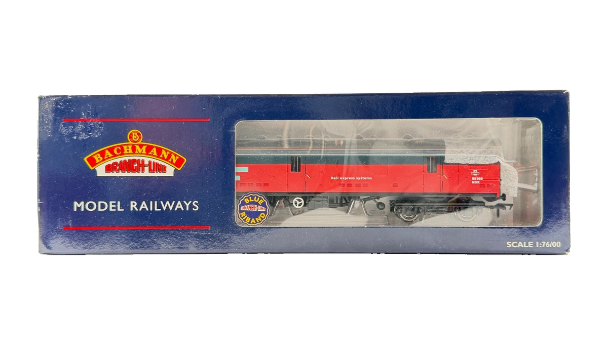 BACHMANN OO GAUGE - 39-270 - BR MK1 (NOX) GUV RAIL EXPRESS SYSTEMS RED COACH