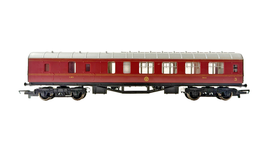 HORNBY OO GAUGE - RAKE OF 2 LMS MAROON STANIER PASSENGER COACHES UNBOXED