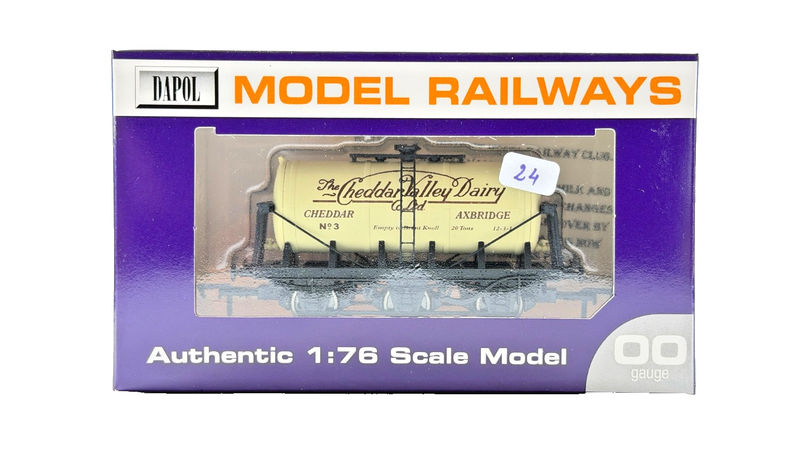 DAPOL 00 GAUGE - CHEDDAR VALLEY DAIRY CO AXBRIDGE TANKER NO.3 (LIMITED EDITION)