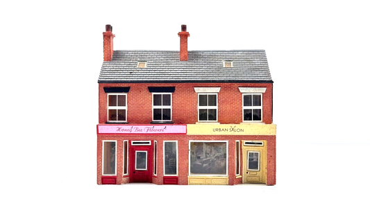 HORNBY 00 GAUGE SKALEDALE - R9657 - LOW RELIEF TERRACED SHOP ROW B - UNBOXED