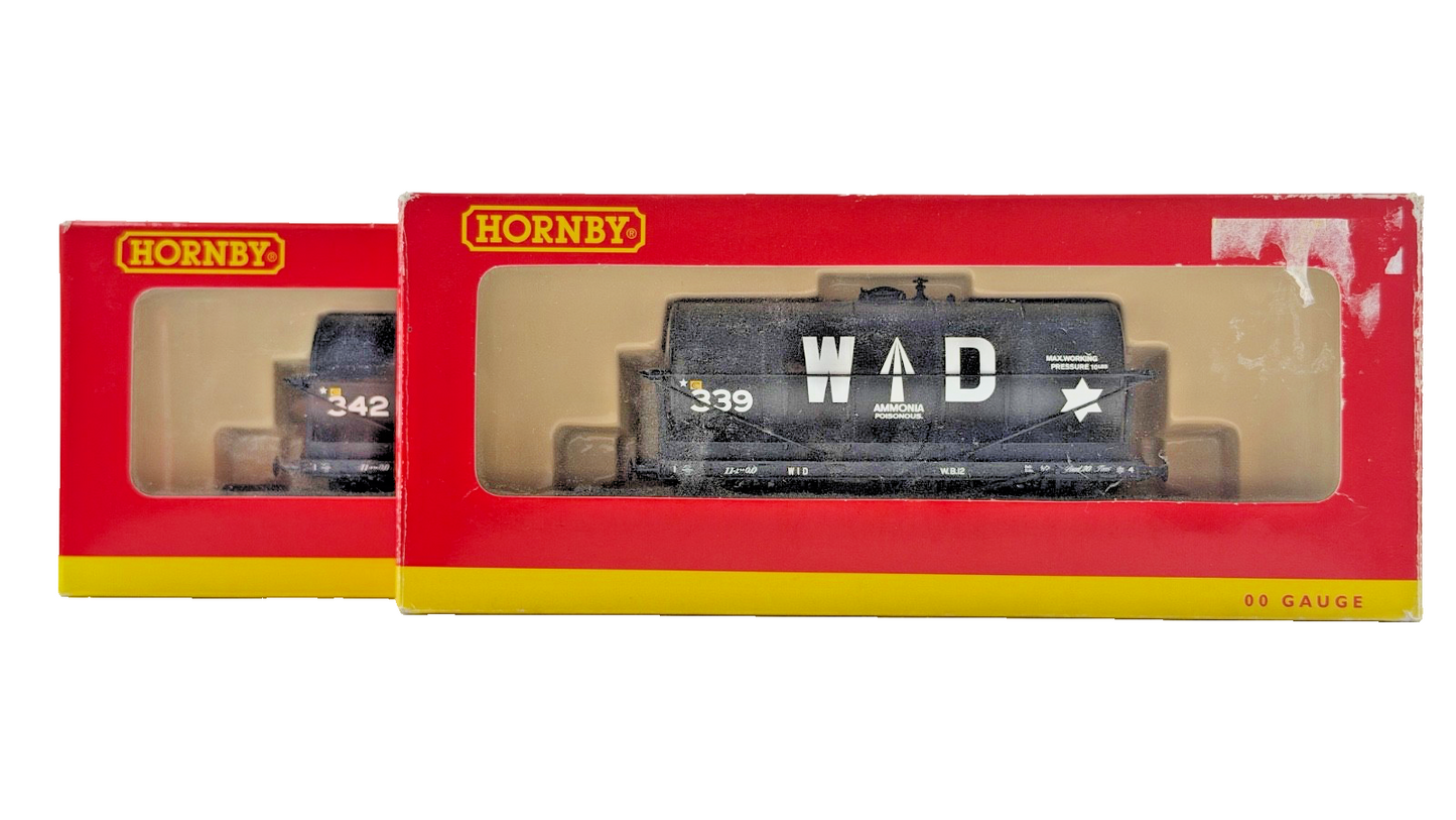 HORNBY OO GAUGE - R6360/R6360B - PAIR OF WD WAR DEPARTMENT 20 TON TANK WAGONS