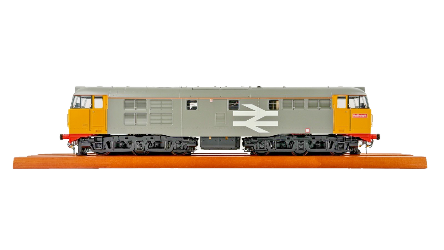 HELJAN O GAUGE - 3124 - CLASS 31/1 DIESEL LOCOMOTIVE RAILFREIGHT LARGE LOGO GREY