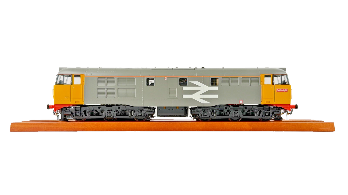 HELJAN O GAUGE - 3124 - CLASS 31/1 DIESEL LOCOMOTIVE RAILFREIGHT LARGE LOGO GREY