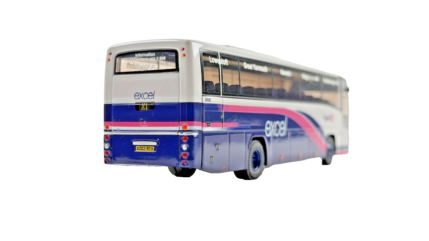 CORGI 1/76 SCALE - PLAXTON PARAGON FIRST EXCEL LOWESTOFT NORWICH COACH UNBOXED