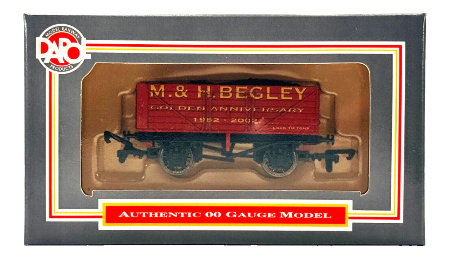 DAPOL 00 GAUGE - M.H BEGLEY GOLDEN ANNIVERSARY WAGON 1952-2002 (LIMITED EDITION)