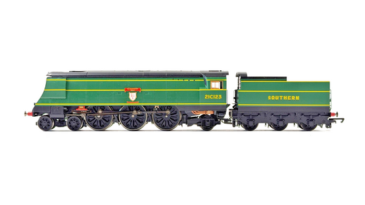 HORNBY 00 GAUGE - R2219 - SR SOUTHERN 4-6-2 WEST COUNTRY 21C123 BLACKMOOR VALE