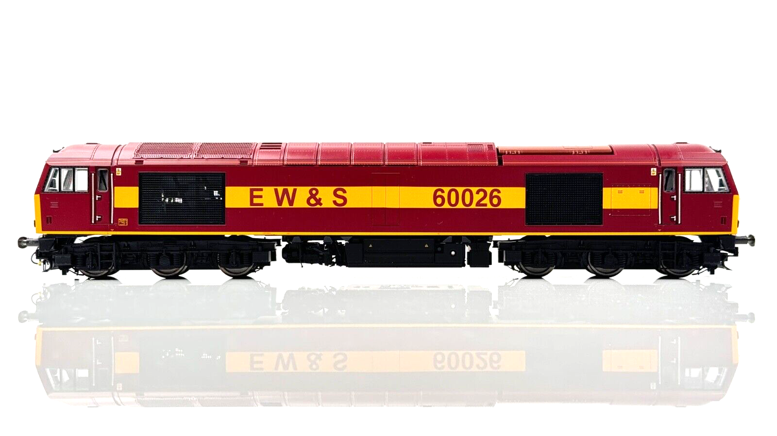 HORNBY 00 GAUGE - R2488 - CLASS 60 DIESEL 60026 EWS EW&S GOLD MAROON - BOXED