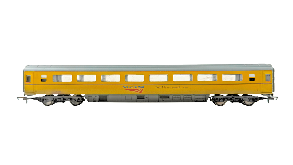 HORNBY OO GAUGE - REFINISHED NETWORK RAIL NEW MEASUREMENT MK3 COACHES PANTOGRAPH