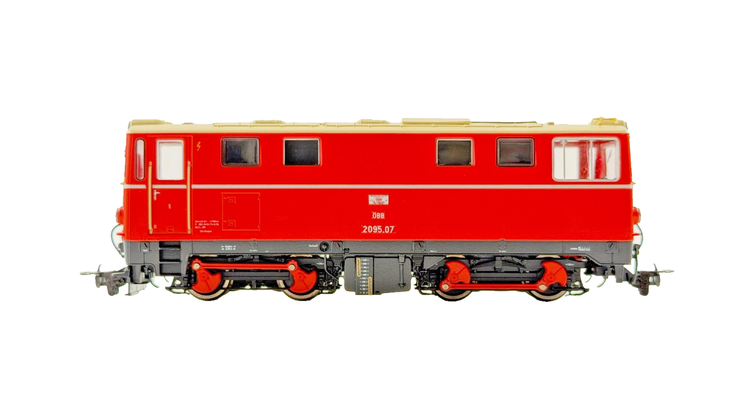 ROCO NARROW GAUGE HOe SCALE - 33304 - AUSTRIAN OBB DIESEL LOCOMOTIVE 2095.07