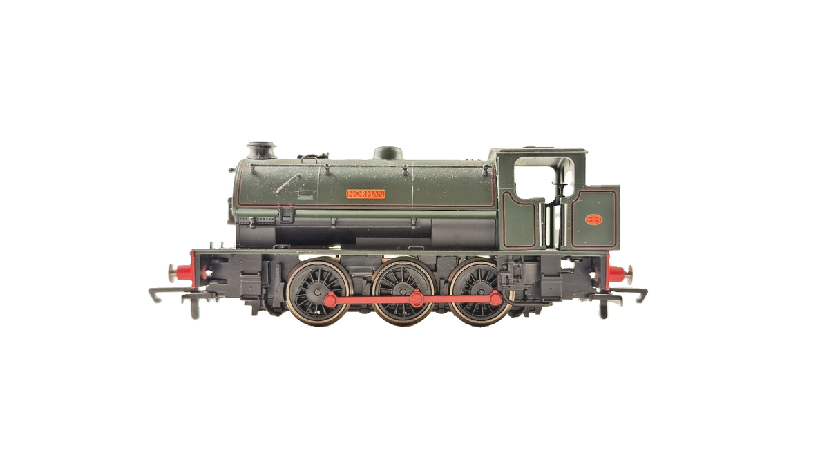 HORNBY OO GAUGE - R3104 - J94 CLASS 0-6-0ST TANK LOCOMOTIVE NORMAN BOXED