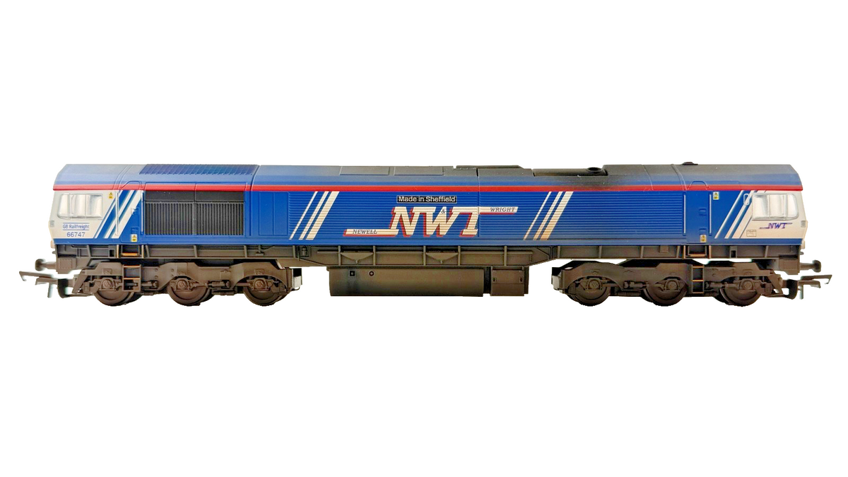HORNBY OO GAUGE - R3940 - CLASS 66 DIESEL 66747 GBRF NEWELL WRIGHT TMC WEATHERED