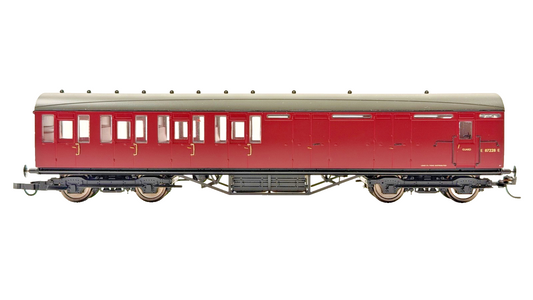 HORNBY 00 GAUGE - R4577 - BR MAROON THOMPSON SUBURBAN COACH E87228E - UNBOXED