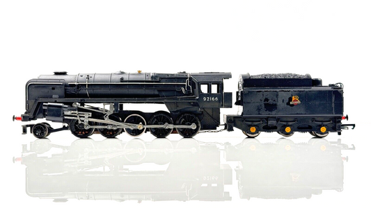 HORNBY 00 GAUGE - R550 - BR BLACK 2-10-0 CLASS 9F 92166 COSMETICALLY IMPERFECT