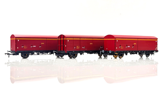 BACHMANN 00 GAUGE - RAKE OF 3 EWS MAROON GOLD VBA CLOSED VAN WAGONS - UNBOXED