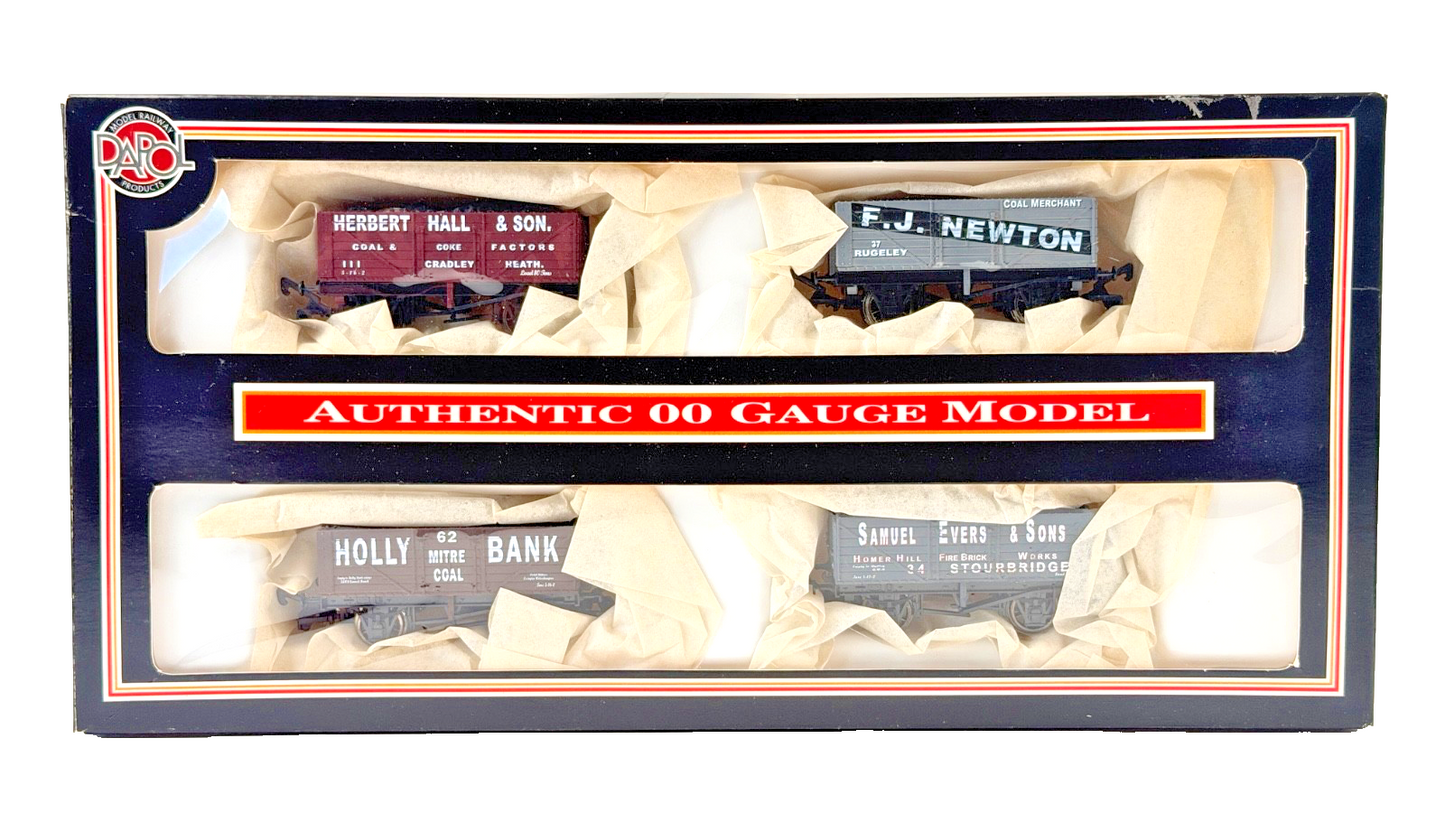 DAPOL 00 GAUGE - RUGELEY CRADLEY HEATH STOURBRIDGE 4 PACK (LIMITED EDITION)