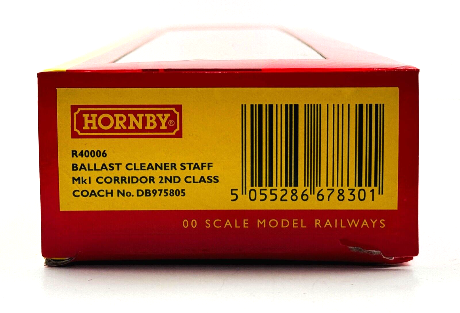 HORNBY 00 GAUGE - R40006 - BALLAST CLEANER STAFF MK1 CORRIDOR 2ND CLASS COACH