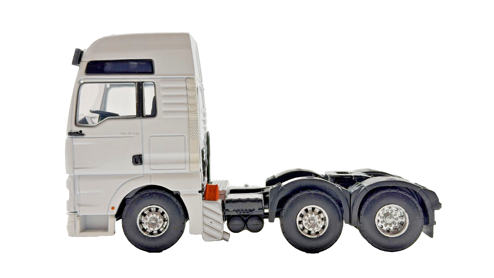 B.V LION TOYS 1/50 SCALE DIECAST MAN TGA 26.530 WHITE TRACTOR + MIRRORS UNBOXED