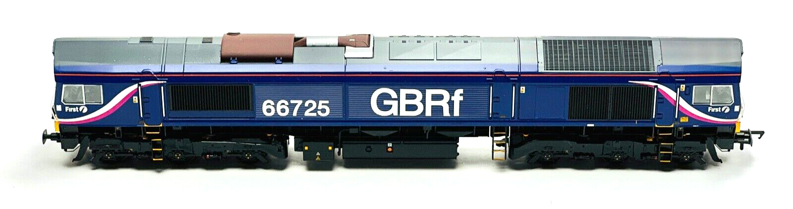 BACHMANN 00 GAUGE - 32-978 - CLASS 66/9 DIESEL 66725 GBRF FIRST SUNDERLAND AFC