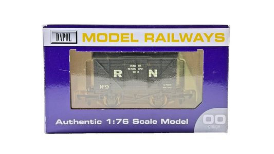 DAPOL 00 GAUGE - ROYAL NAVY STORES VAN H.M NAVAL DEPOT DOVER (LIMITED EDITION)
