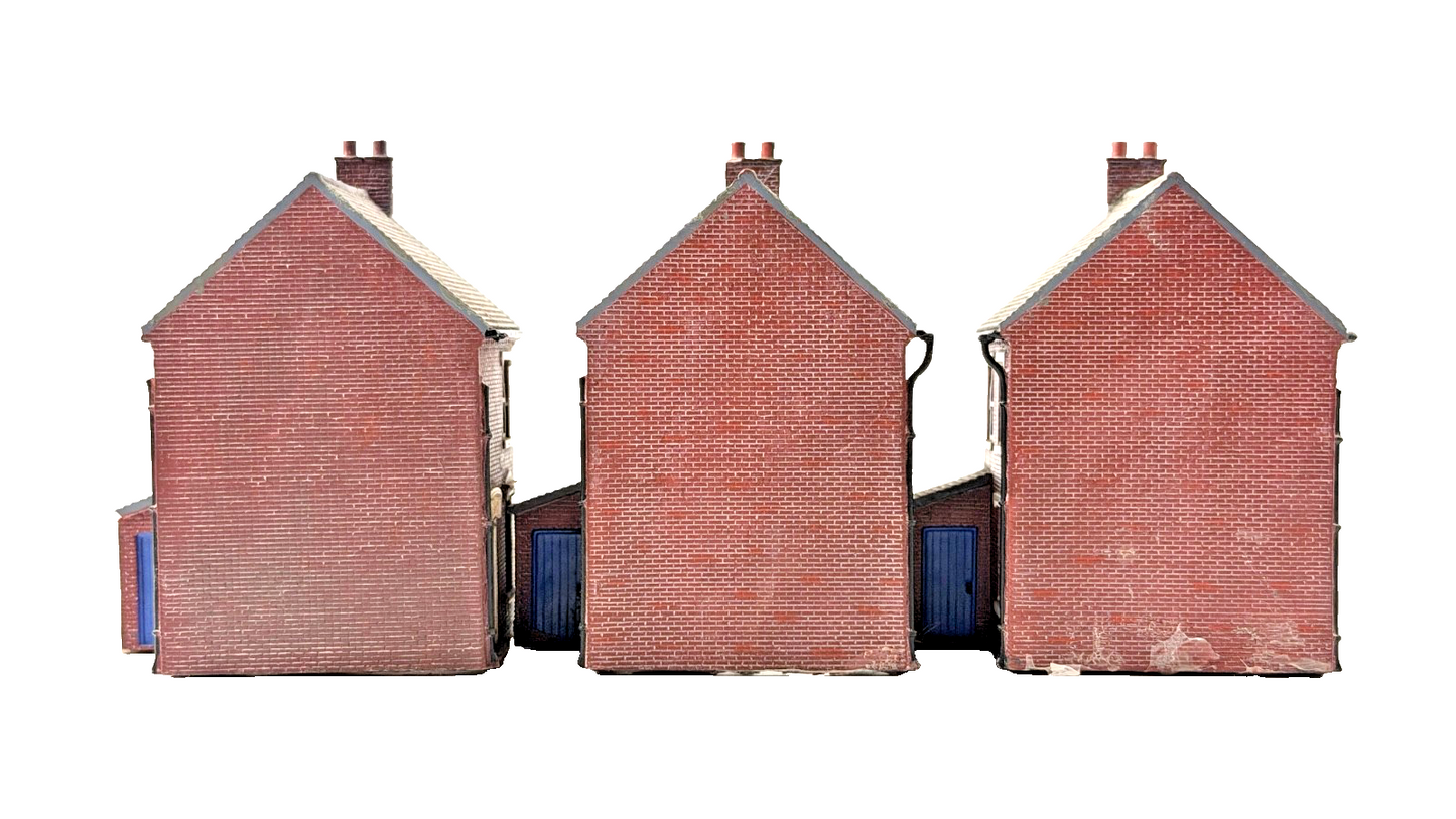 HORNBY SKALEDALE OO GAUGE - R8621 - ROW OF THREE MID TERRACE HOUSES - UNBOXED #2