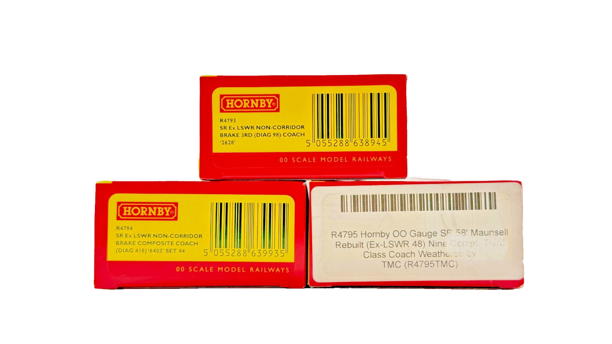 HORNBY OO GAUGE - R4793/R4794/R4795 - SR EX LSWR MAUNSELL GREEN COACHES X 3
