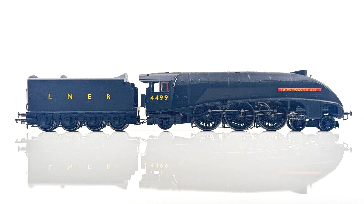 HORNBY 00 GAUGE - R3441 - NE BLACK 4-6-2 CLASS A4 'SIR MURROUGH WILSON' BOXED