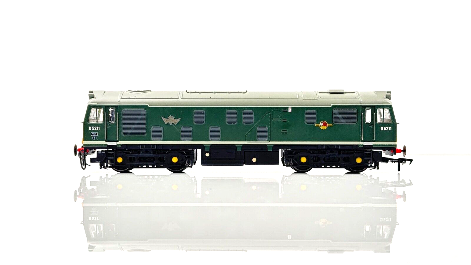 BACHMANN 00 GAUGE - 32-325 - CLASS 25/1 DIESEL D5211 BR GREEN - BOXED