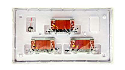 ACCURASCALE OO GAUGE - ACC2056 - SR TADPOLE BR DEPARTMENTAL BANANA VAN TRIPLE