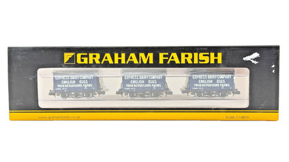 GRAHAM FARISH N GAUGE - 377-440 - 12 TON VENT VAN EXPRESS DAIRY COMPANY SET OF 3