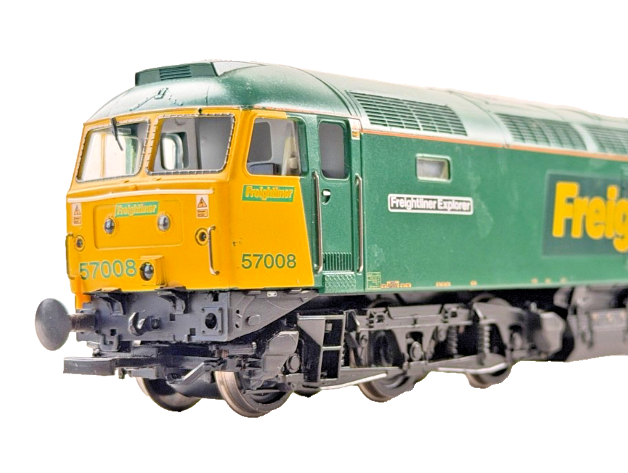 NQP BACHMANN 00 GAUGE - 32-750 - CLASS 57 DIESEL 57008 FREIGHTLINER EXPLORER