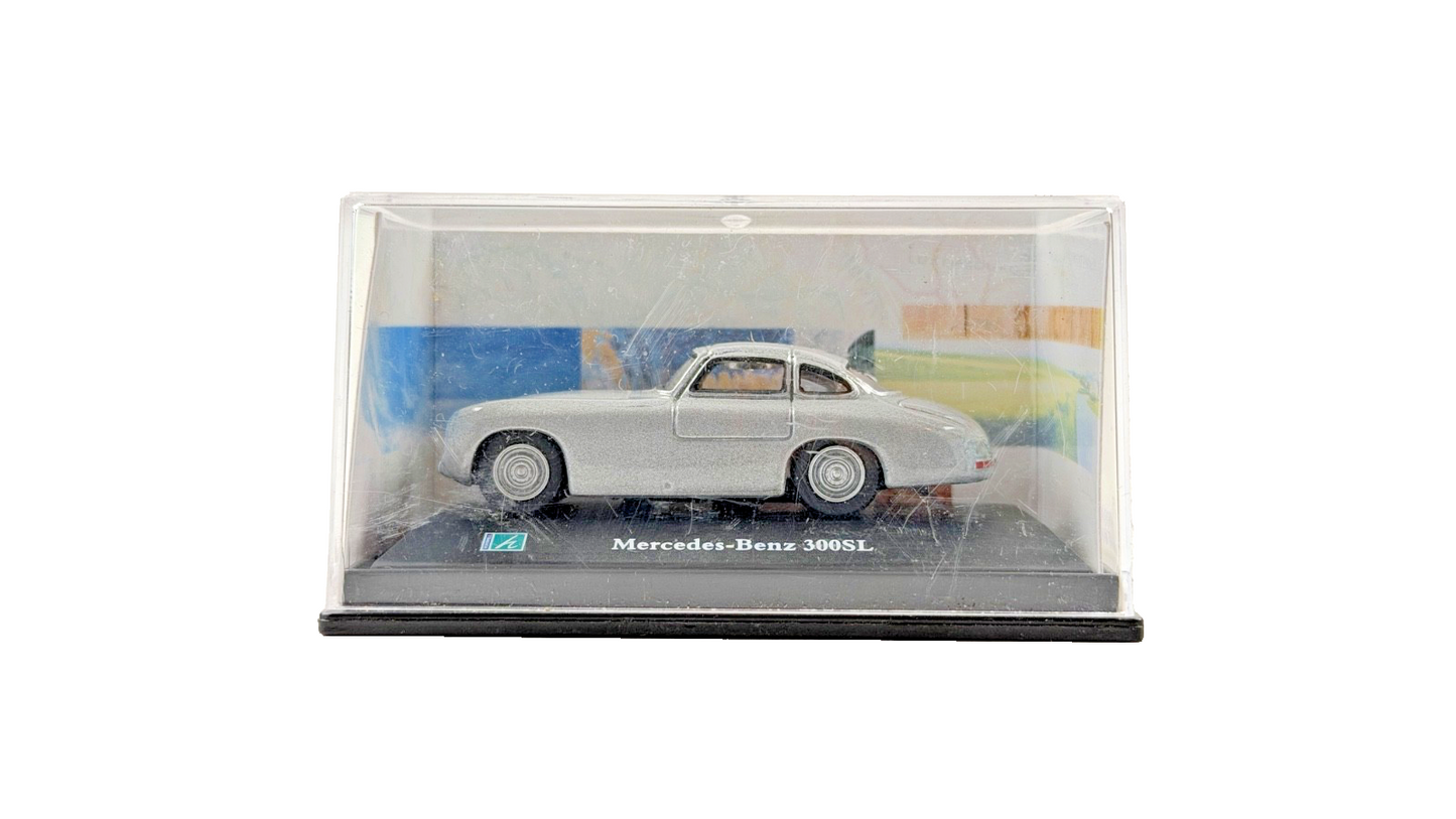 CARARAMA 1/72 SCALE - MERCEDES BENZ 300 SL SILVER NO VENTS - BOXED