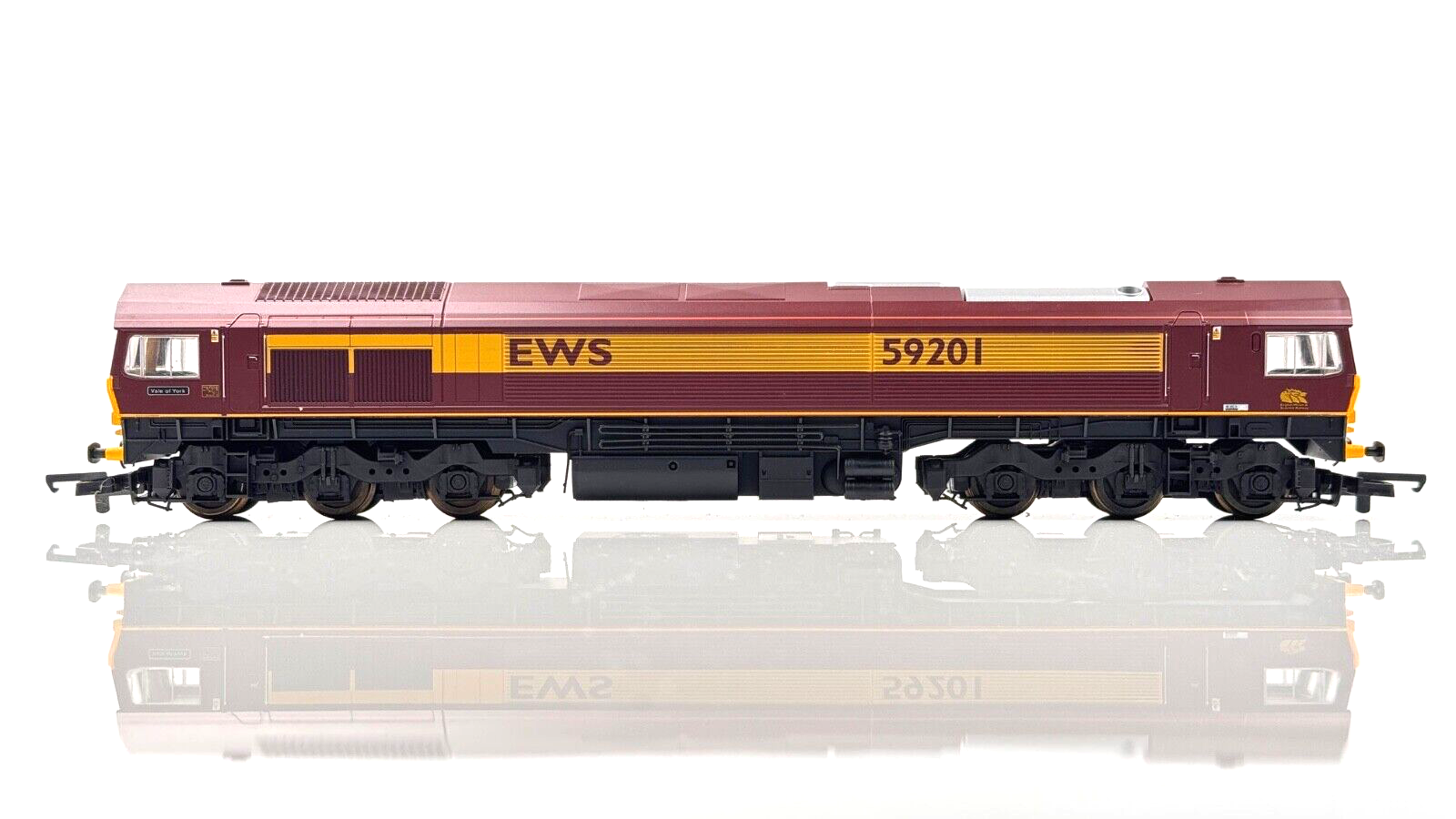 LIMA 00 GAUGE - CLASS 59 DIESEL 59201 EWS VALE OF YORK - UNBOXED