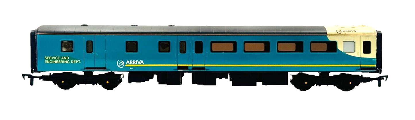 AIRFIX 00 GAUGE - ARRIVA TRAINS WALES MK2 PASSENGER COACH 6177 (REFINISHED)