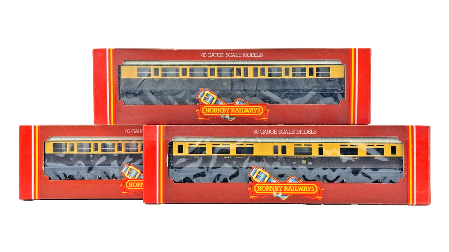 HORNBY OO GAUGE - R456/R457/R458 - RAKE OF THREE GWR CHOCOLATE CREAM COACHES