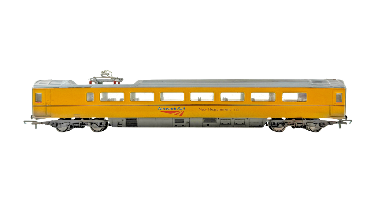 HORNBY OO GAUGE - REFINISHED NETWORK RAIL NEW MEASUREMENT MK3 COACHES PANTOGRAPH