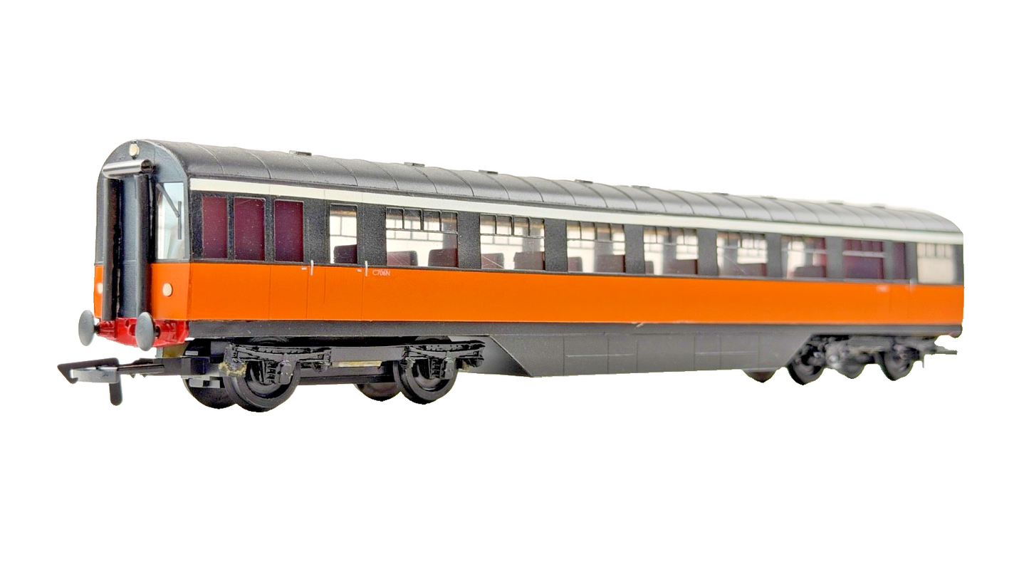 SILVER FOX MODELS OO GAUGE - IRISH RAIL ORANGE & BLACK BUT CLASS 700 RAILCAR SET