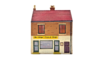 HORNBY SKALEDALE OO GAUGE - R8558 - MR CHIPS FISH & CHIP SHOP - UNBOXED