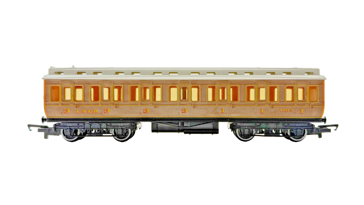 HORNBY OO GAUGE - RAKE OF 3 LNER TEAK CLERESTORY PASSENGER COACHES UNBOXED