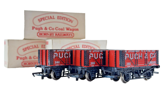 HORNBY OO GAUGE - R010 - PUGH & CO LONDON PLANK WAGONS X 3 BOXED