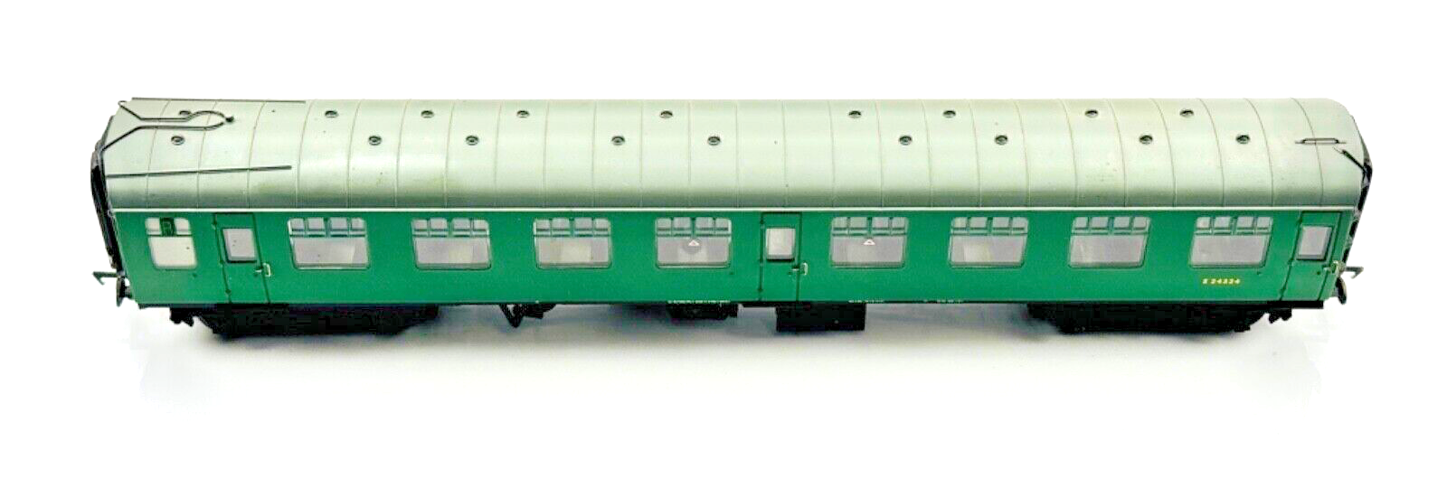 BACHMANN 00 GAUGE - 39-028C - BR MK1 CORRIDOR SK SOUTHERN GREEN COACH - BOXED