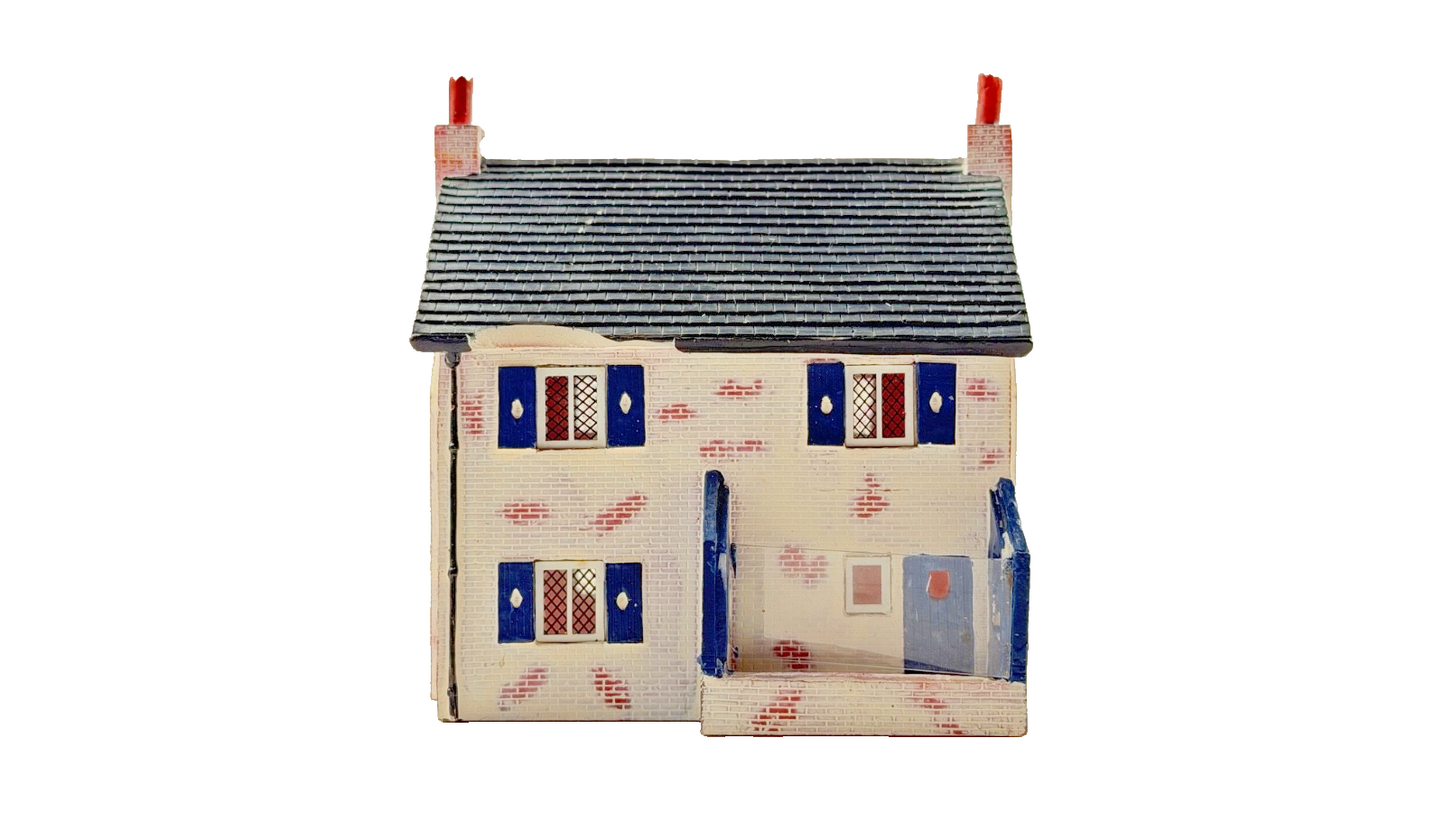 HORNBY SKALEDALE OO GAUGE - R8514 - RIVERSIDE COTTAGE - UNBOXED (NEEDS REPAIR)