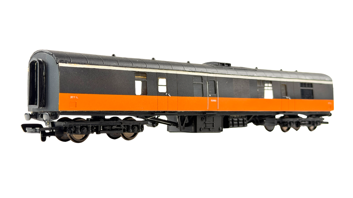 SILVER FOX MODELS OO GAUGE - CIE IRISH RAIL BLACK OVER ORANGE MK1 GSV 3177 BOXED