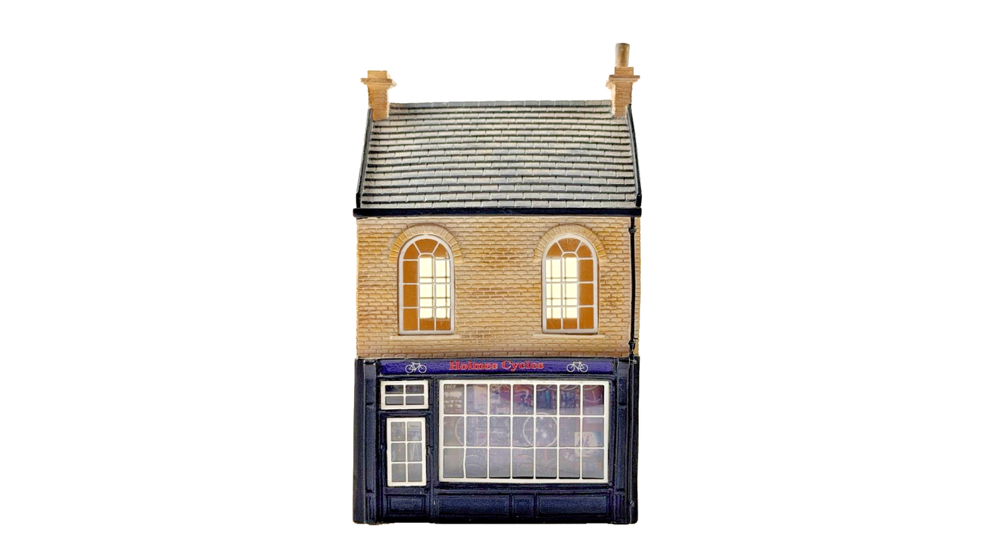 HORNBY SKALEDALE OO GAUGE - R9630 - HOLMES CYCLES SHOP - UNBOXED