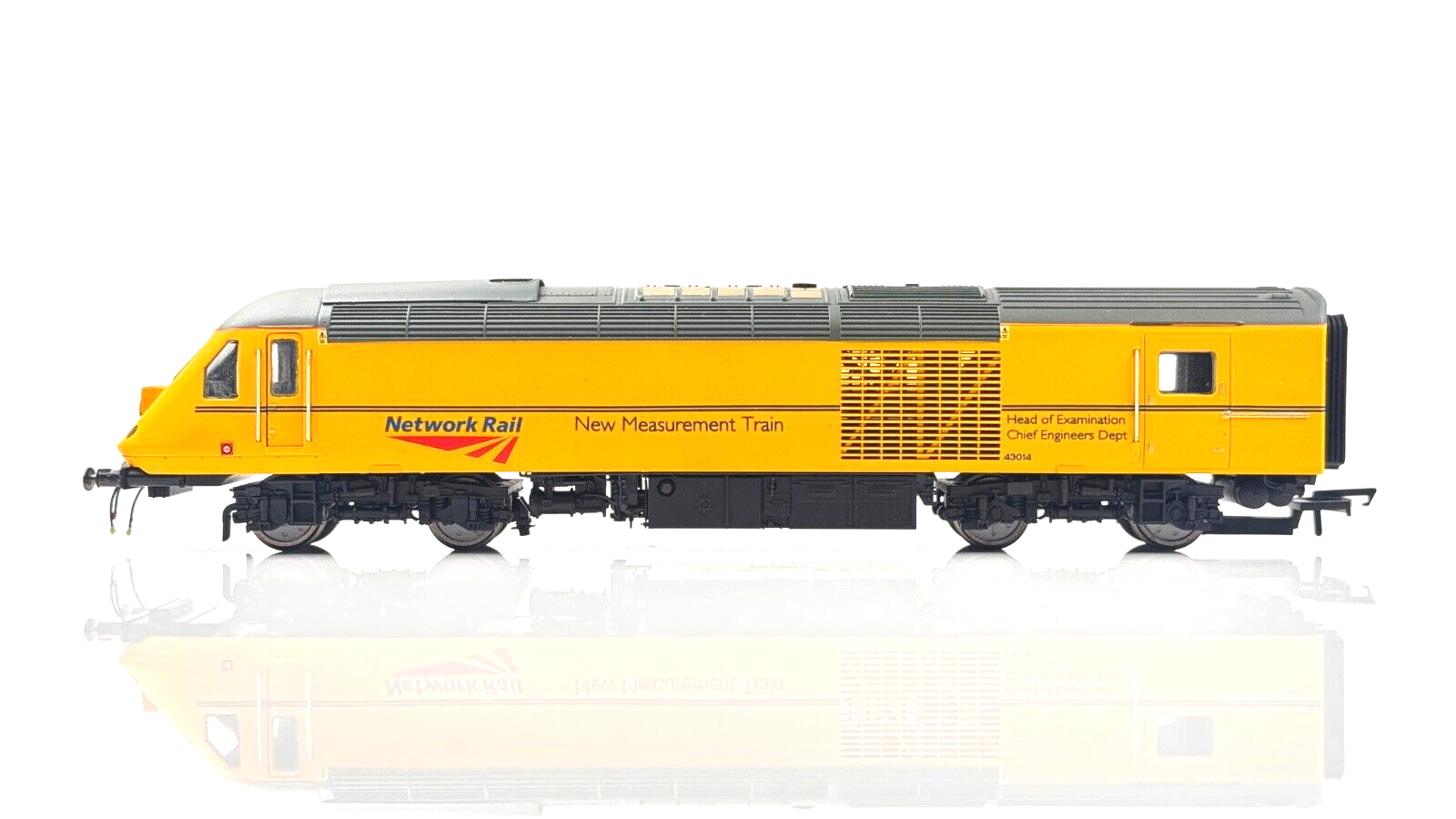 HORNBY 00 GAUGE - CLASS 43 HST NETWORK RAIL NEW MEASUREMENT 43062/43014 RESPRAY