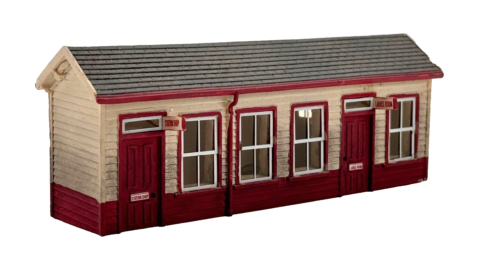 HORNBY 00 GAUGE SKALEDALE - R9746 - NER STATION WAITING ROOM - UNBOXED