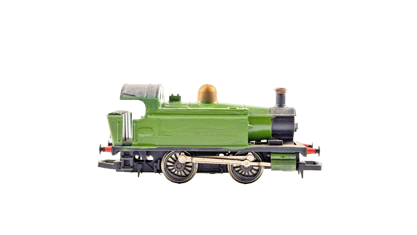 HORNBY OO GAUGE REPAINTED PLAIN GREEN 0-4-0 INDUSTRIAL TANK ENGINE UNBOXED