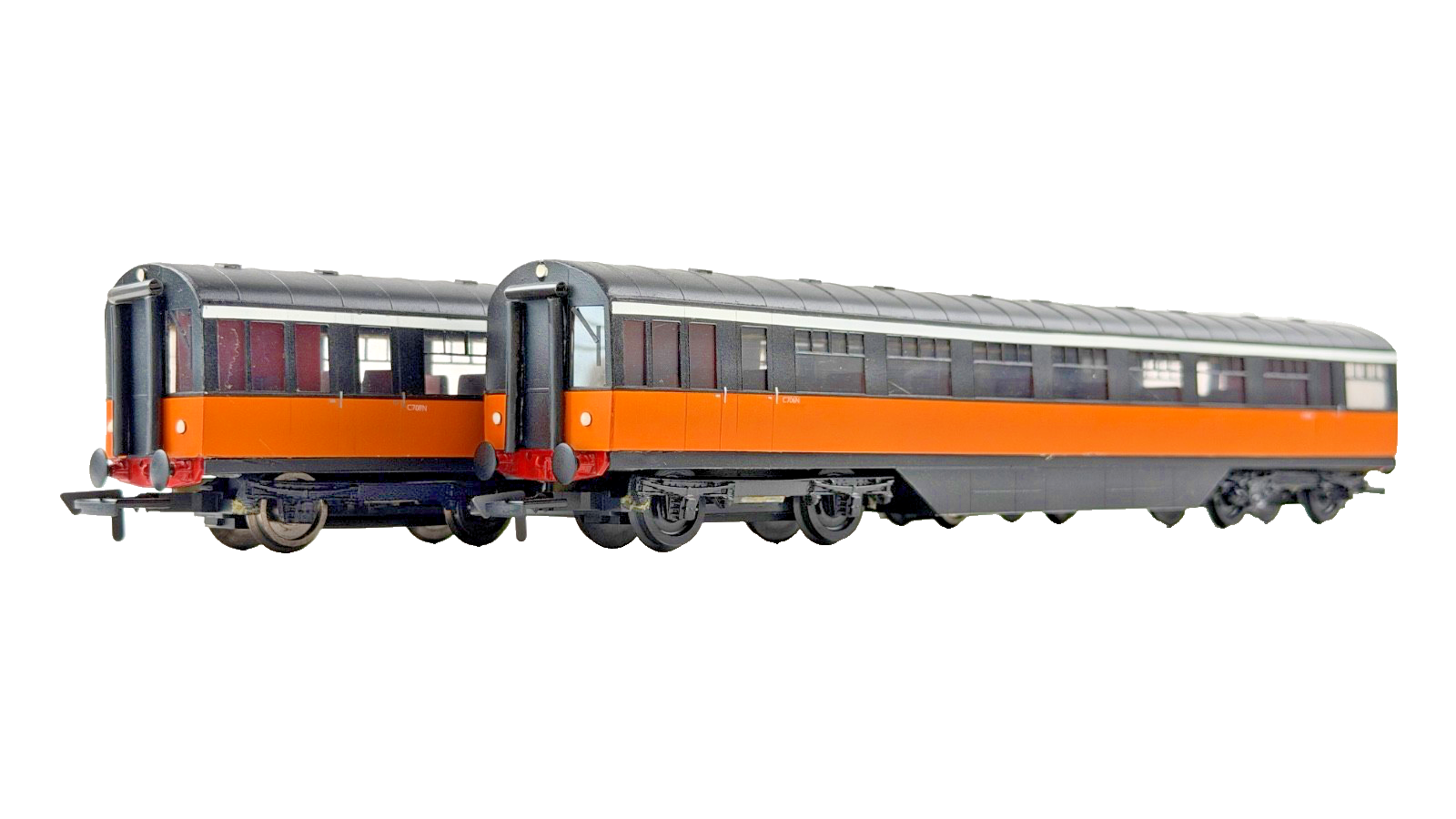 SILVER FOX MODELS OO GAUGE - IRISH RAIL ORANGE & BLACK BUT CLASS 700 RAILCAR SET